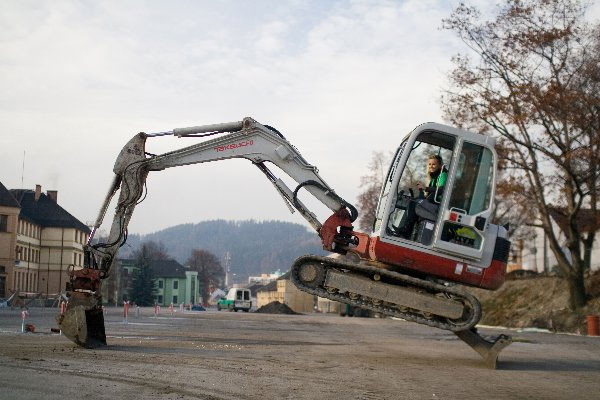Pásový otočný bagr - TAKEUCHI TB 145
